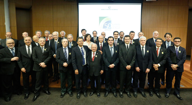 Diretores do Banco Central que fizeram parte da instituio em diferentes momentos participaram da cerimnia em homenagem ao cinquentenrio.